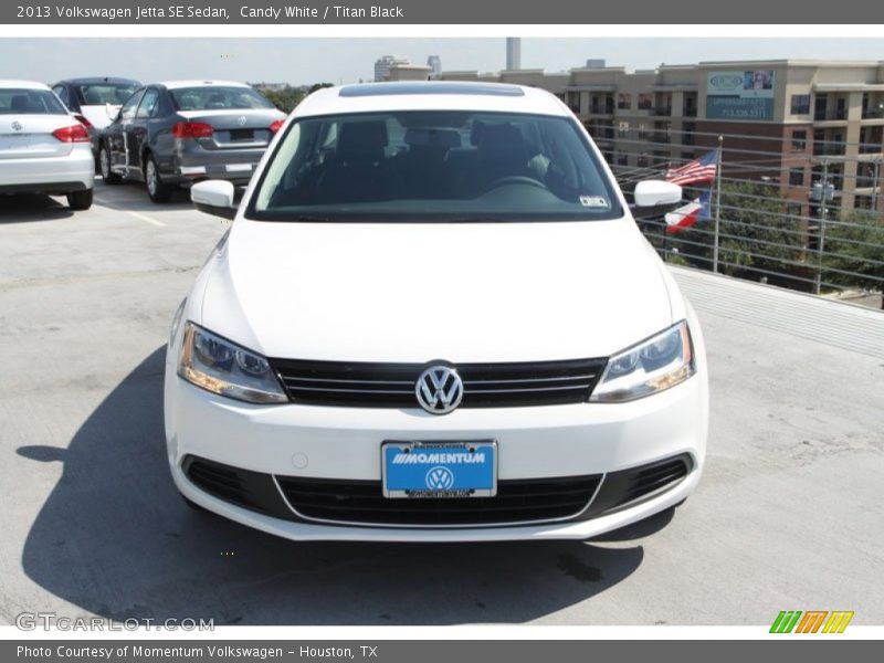 Candy White / Titan Black 2013 Volkswagen Jetta SE Sedan