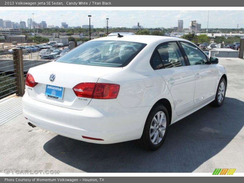Candy White / Titan Black 2013 Volkswagen Jetta SE Sedan