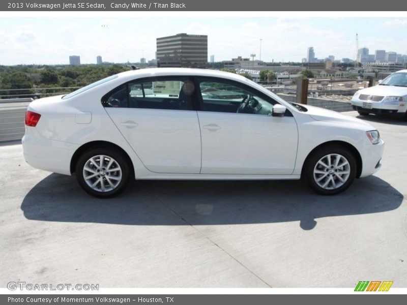 Candy White / Titan Black 2013 Volkswagen Jetta SE Sedan