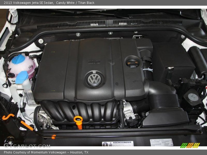 Candy White / Titan Black 2013 Volkswagen Jetta SE Sedan