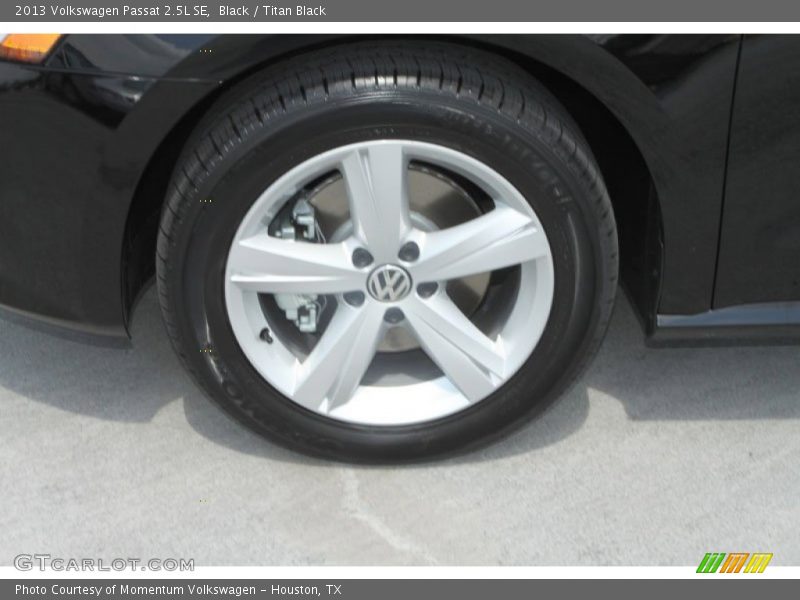 Black / Titan Black 2013 Volkswagen Passat 2.5L SE