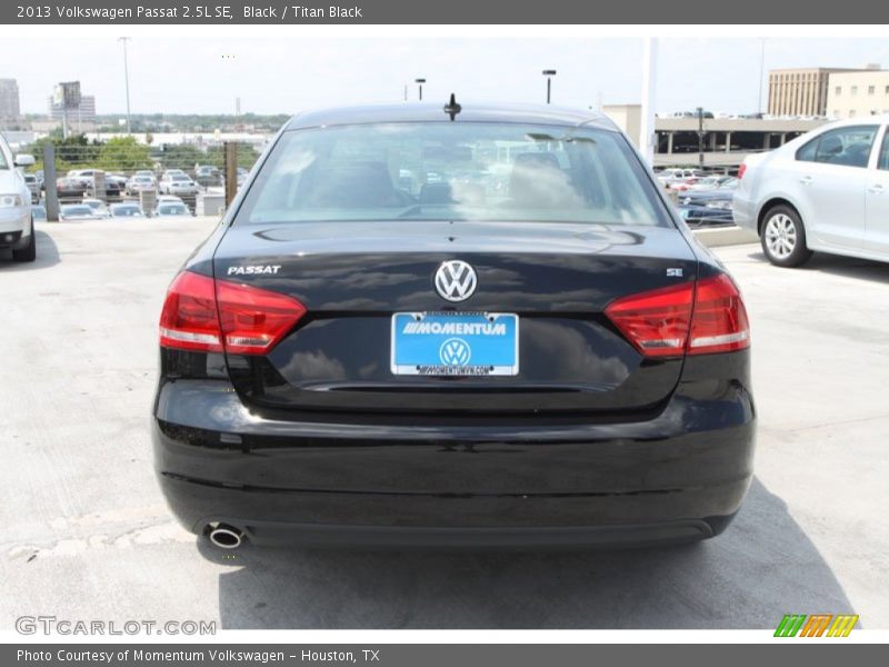 Black / Titan Black 2013 Volkswagen Passat 2.5L SE
