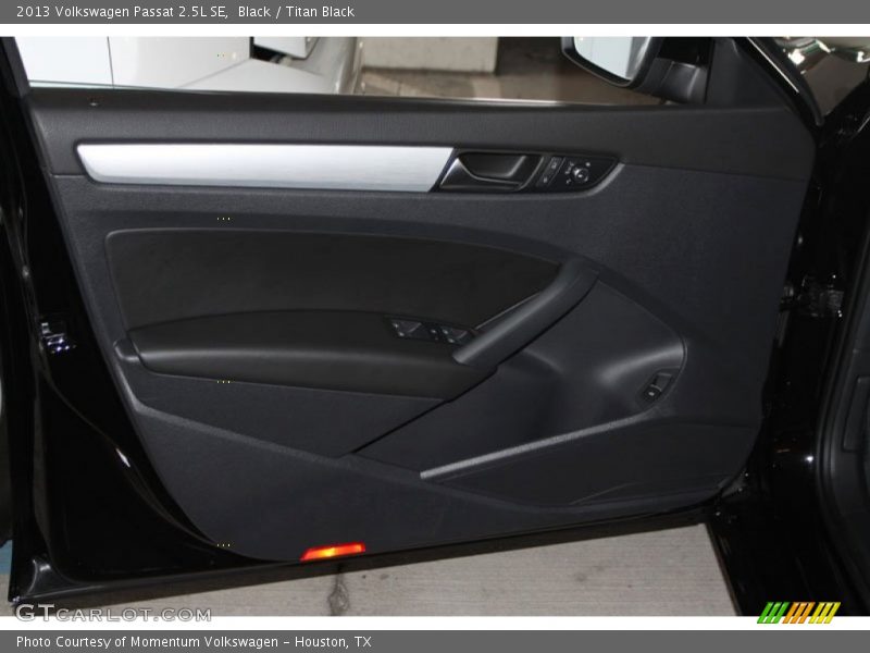 Black / Titan Black 2013 Volkswagen Passat 2.5L SE