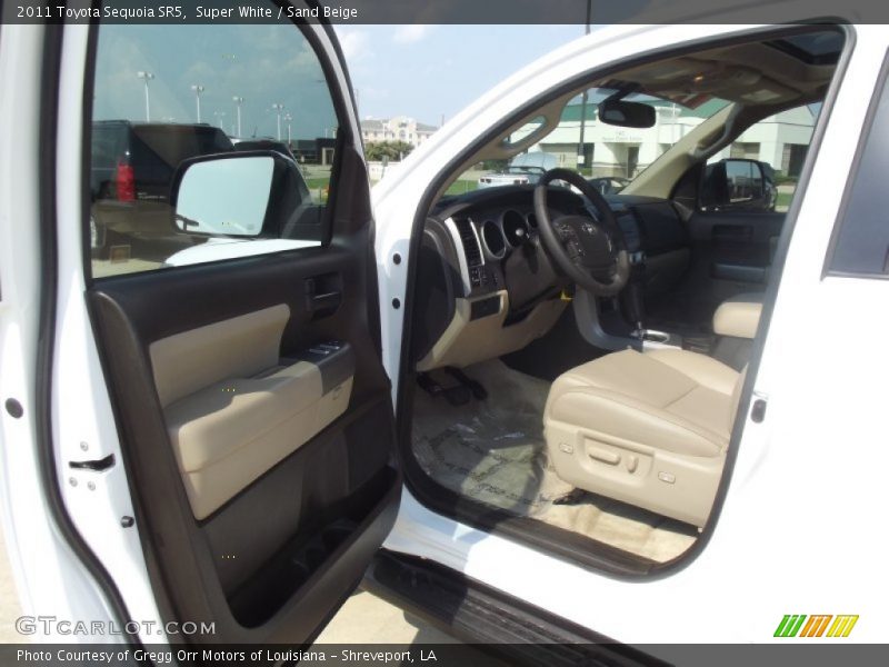 Super White / Sand Beige 2011 Toyota Sequoia SR5
