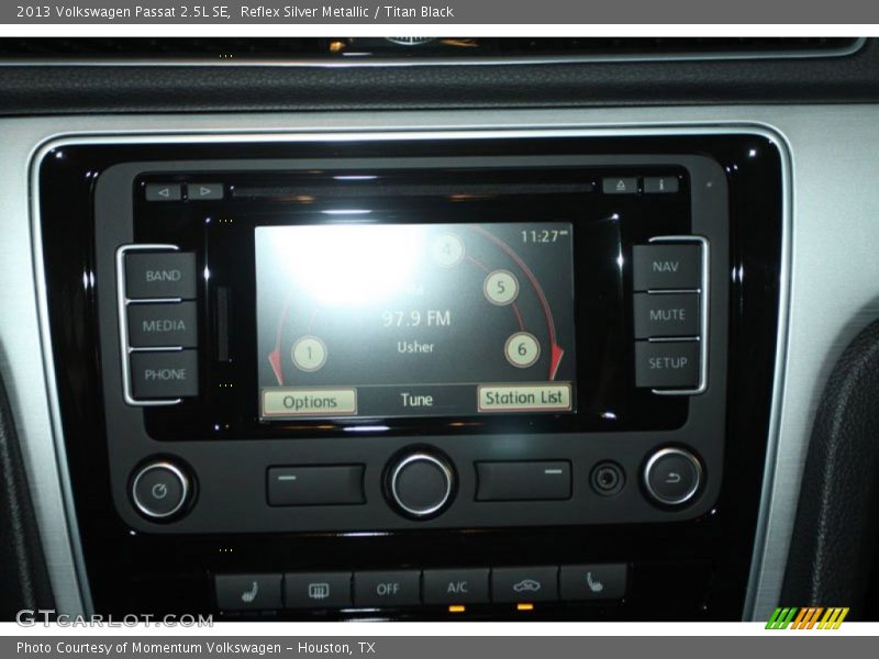 Reflex Silver Metallic / Titan Black 2013 Volkswagen Passat 2.5L SE