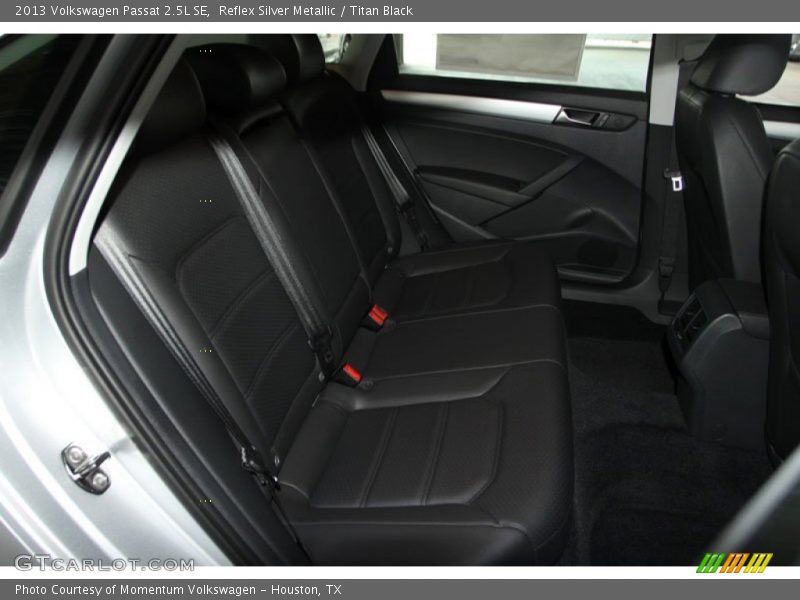 Reflex Silver Metallic / Titan Black 2013 Volkswagen Passat 2.5L SE