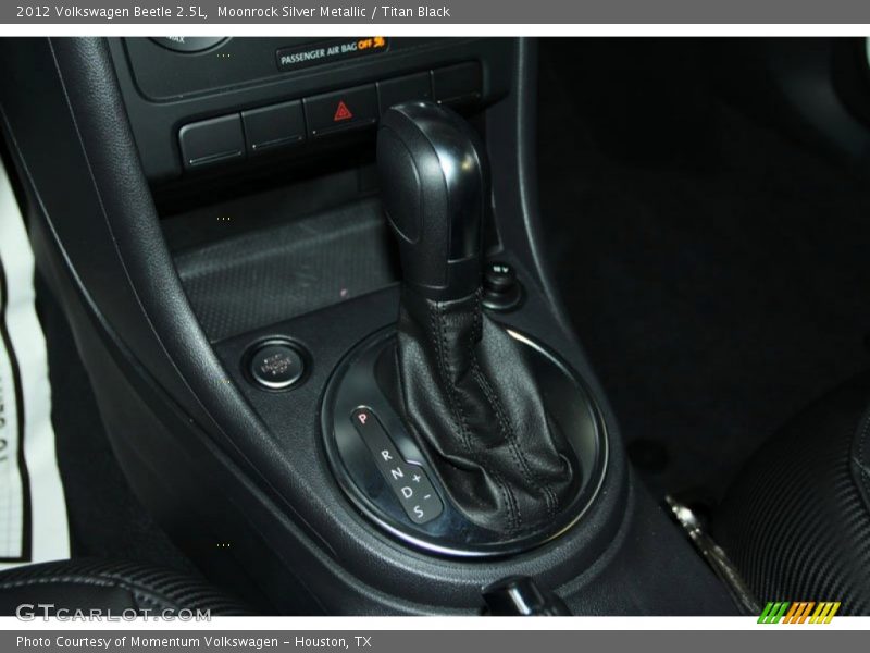 Moonrock Silver Metallic / Titan Black 2012 Volkswagen Beetle 2.5L