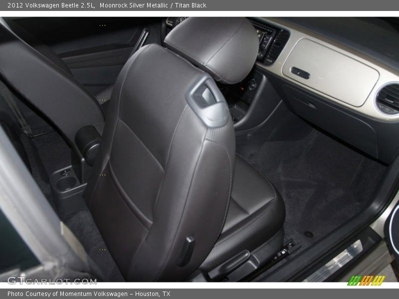 Moonrock Silver Metallic / Titan Black 2012 Volkswagen Beetle 2.5L