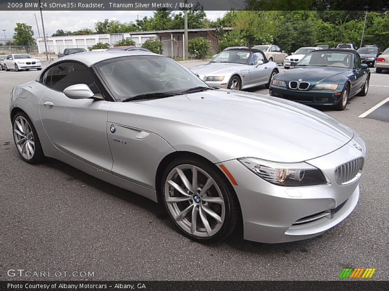 Front 3/4 View of 2009 Z4 sDrive35i Roadster