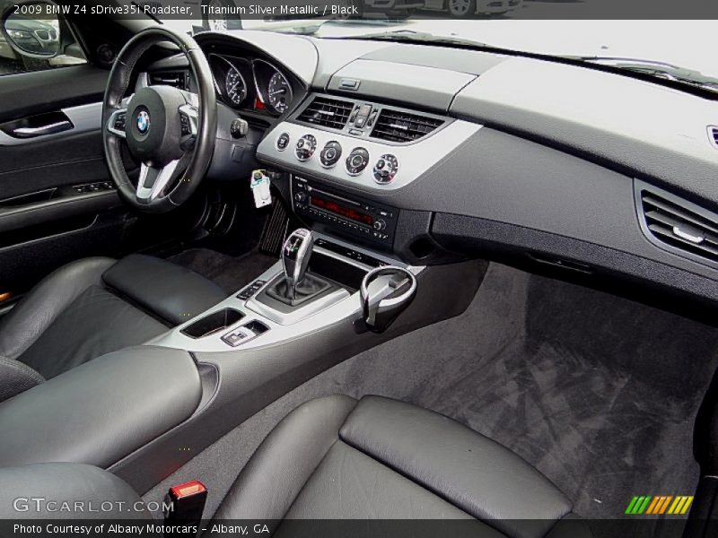 Dashboard of 2009 Z4 sDrive35i Roadster