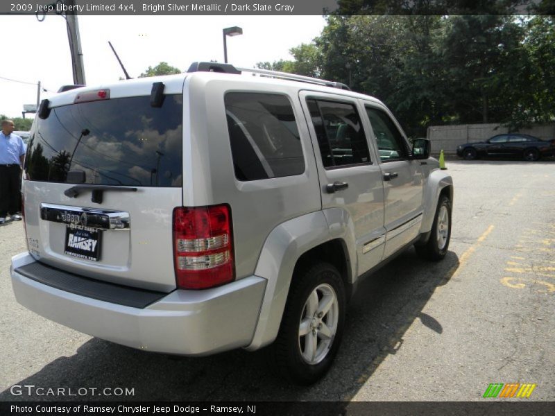 Bright Silver Metallic / Dark Slate Gray 2009 Jeep Liberty Limited 4x4