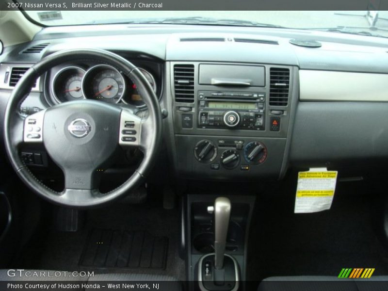 Brilliant Silver Metallic / Charcoal 2007 Nissan Versa S