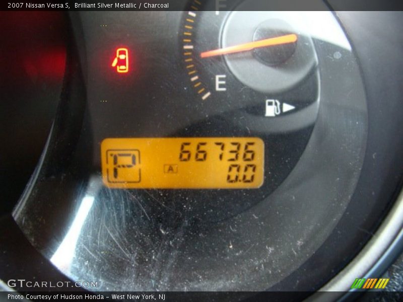 Brilliant Silver Metallic / Charcoal 2007 Nissan Versa S