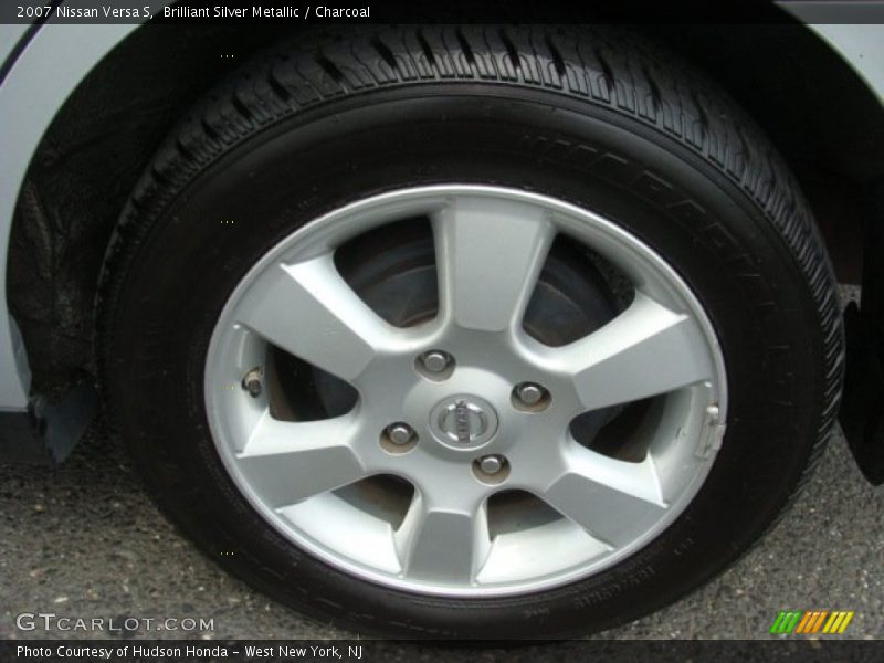 Brilliant Silver Metallic / Charcoal 2007 Nissan Versa S