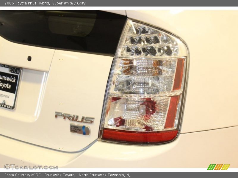 Super White / Gray 2006 Toyota Prius Hybrid