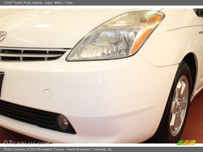 Super White / Gray 2006 Toyota Prius Hybrid