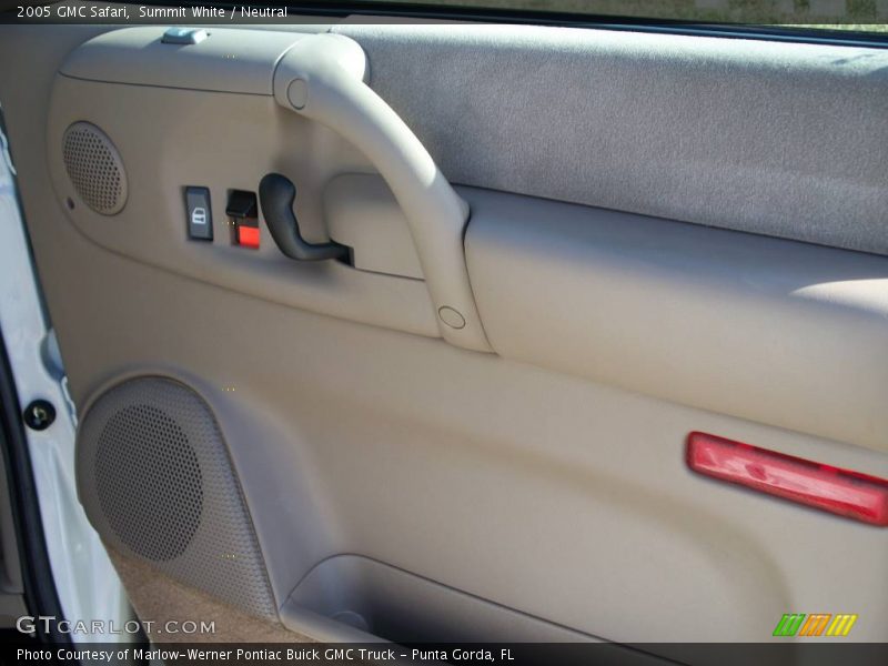 Summit White / Neutral 2005 GMC Safari