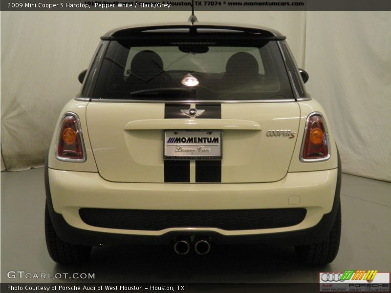 Pepper White / Black/Grey 2009 Mini Cooper S Hardtop