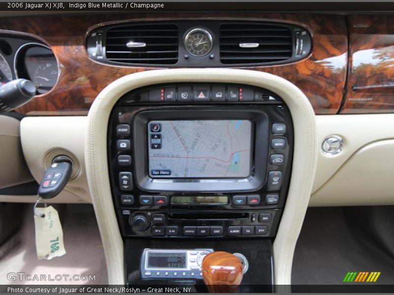 Controls of 2006 XJ XJ8
