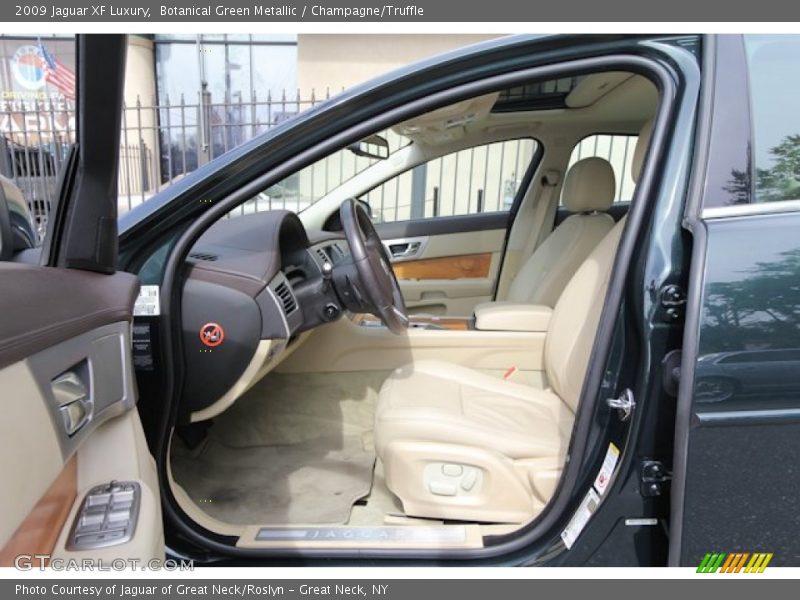 Front Seat of 2009 XF Luxury