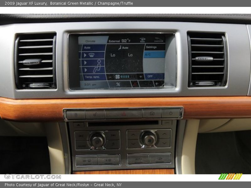 Botanical Green Metallic / Champagne/Truffle 2009 Jaguar XF Luxury