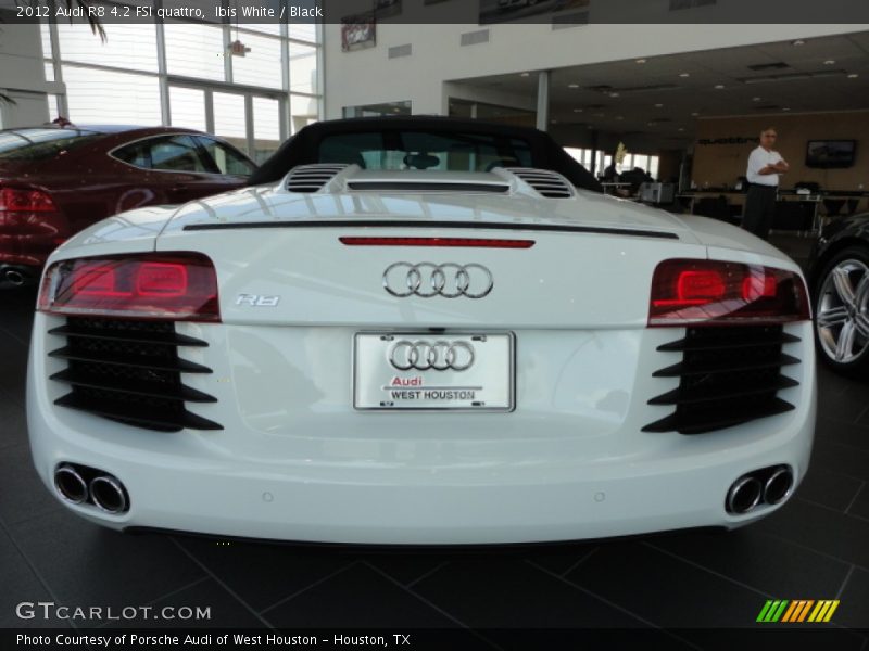 Ibis White / Black 2012 Audi R8 4.2 FSI quattro