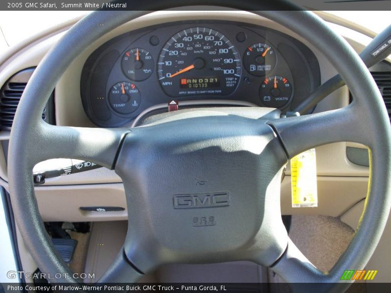 Summit White / Neutral 2005 GMC Safari