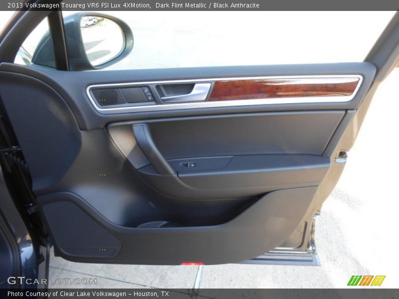 Door Panel of 2013 Touareg VR6 FSI Lux 4XMotion