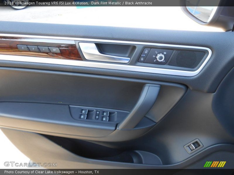 Door Panel of 2013 Touareg VR6 FSI Lux 4XMotion