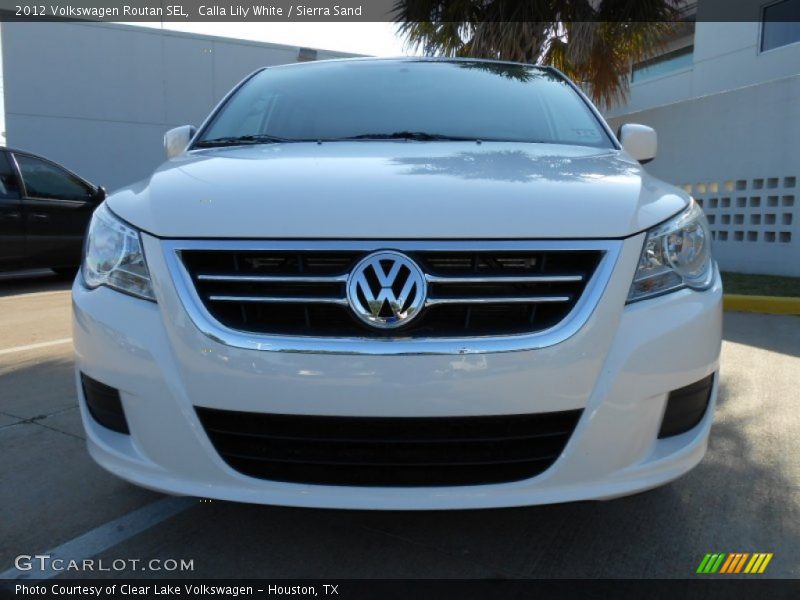 Calla Lily White / Sierra Sand 2012 Volkswagen Routan SEL