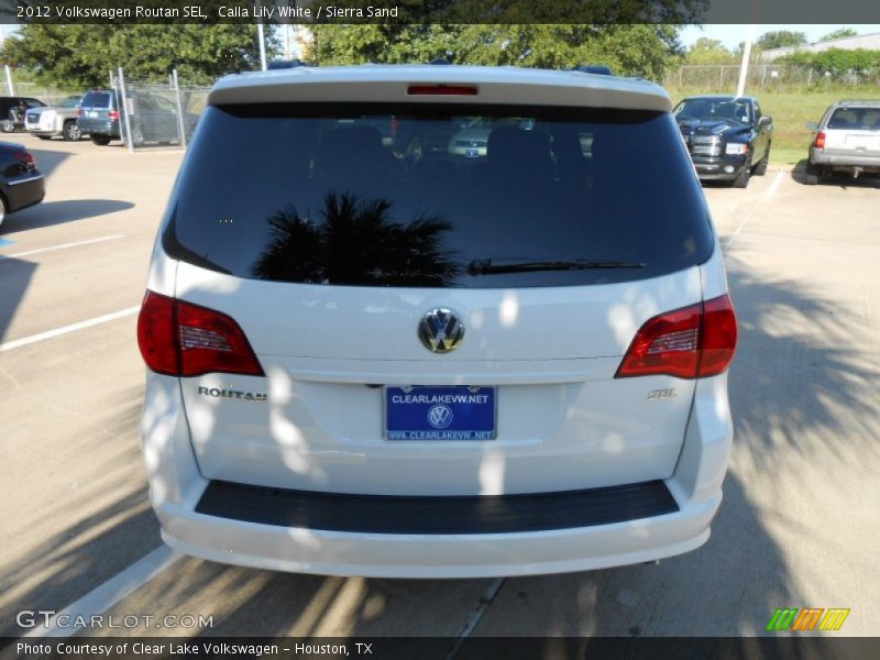 Calla Lily White / Sierra Sand 2012 Volkswagen Routan SEL