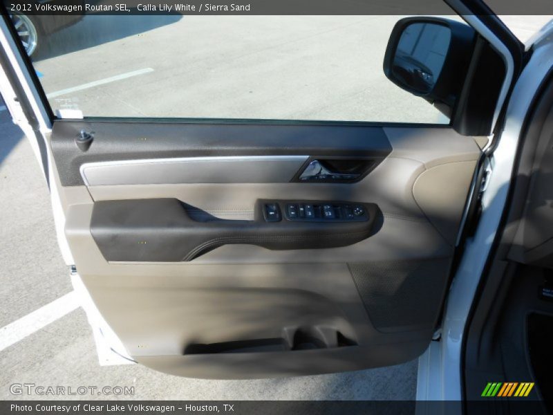 Calla Lily White / Sierra Sand 2012 Volkswagen Routan SEL