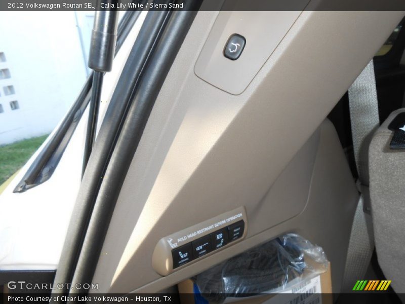 Calla Lily White / Sierra Sand 2012 Volkswagen Routan SEL
