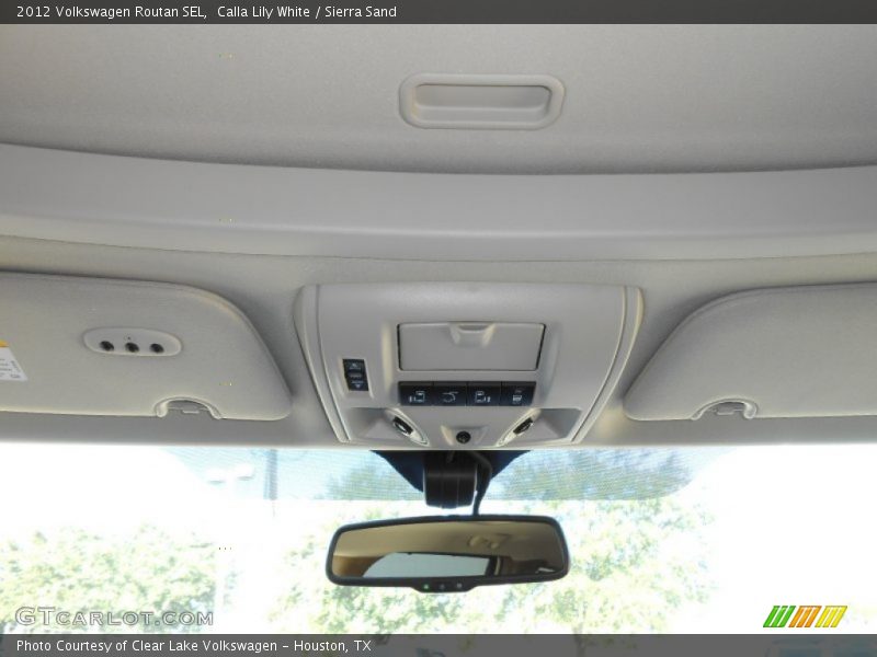 Calla Lily White / Sierra Sand 2012 Volkswagen Routan SEL
