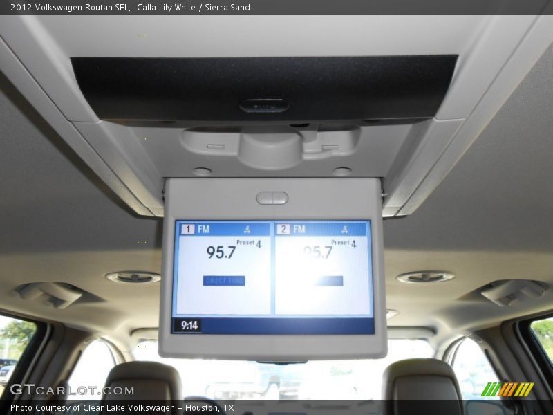Calla Lily White / Sierra Sand 2012 Volkswagen Routan SEL