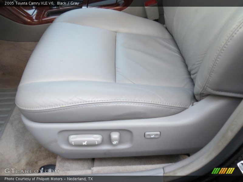 Black / Gray 2005 Toyota Camry XLE V6