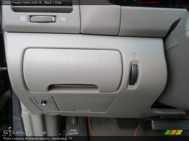 Black / Gray 2005 Toyota Camry XLE V6