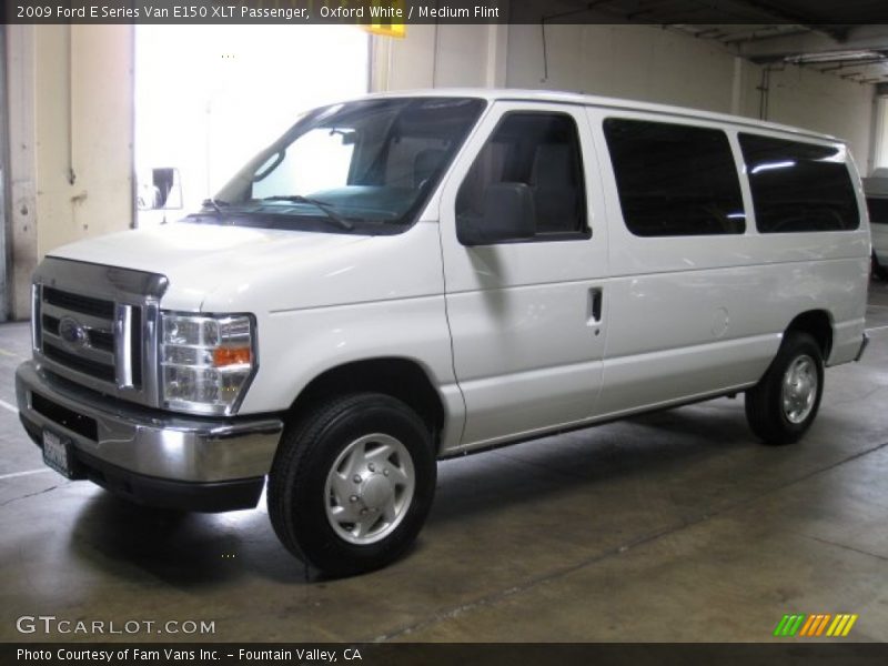 Oxford White / Medium Flint 2009 Ford E Series Van E150 XLT Passenger