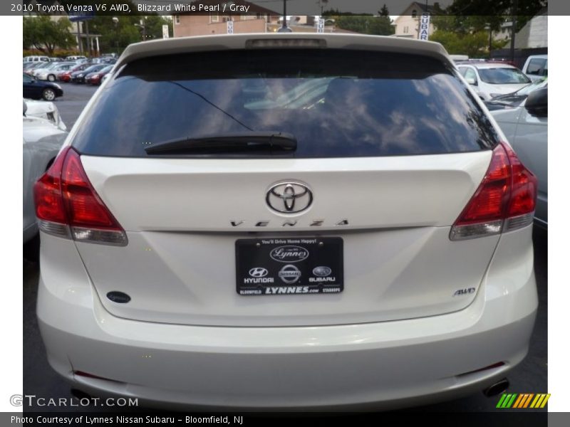 Blizzard White Pearl / Gray 2010 Toyota Venza V6 AWD