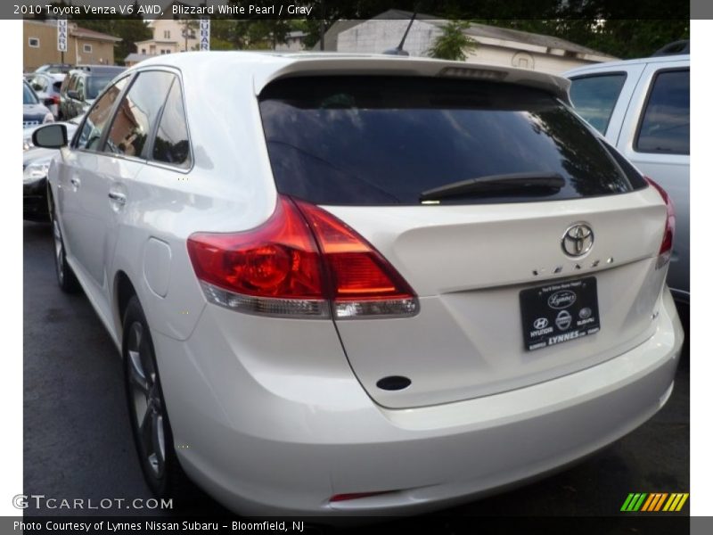 Blizzard White Pearl / Gray 2010 Toyota Venza V6 AWD