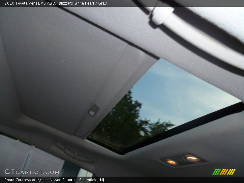 Blizzard White Pearl / Gray 2010 Toyota Venza V6 AWD