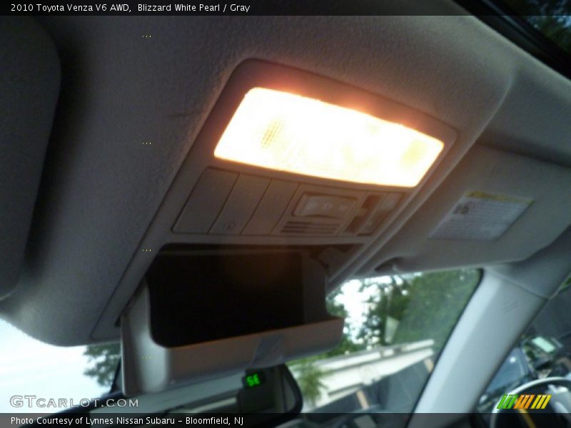 Blizzard White Pearl / Gray 2010 Toyota Venza V6 AWD