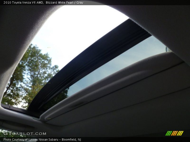 Blizzard White Pearl / Gray 2010 Toyota Venza V6 AWD