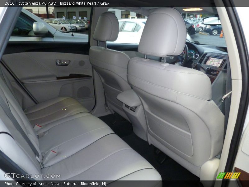 Blizzard White Pearl / Gray 2010 Toyota Venza V6 AWD