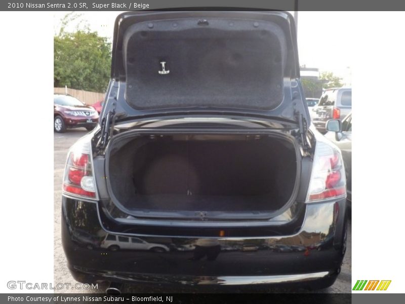 Super Black / Beige 2010 Nissan Sentra 2.0 SR