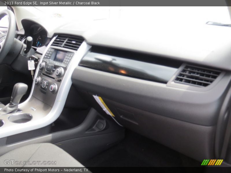 Ingot Silver Metallic / Charcoal Black 2013 Ford Edge SE