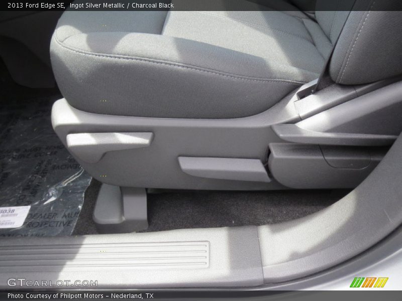Ingot Silver Metallic / Charcoal Black 2013 Ford Edge SE