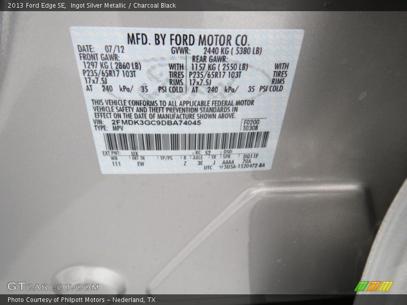 Ingot Silver Metallic / Charcoal Black 2013 Ford Edge SE