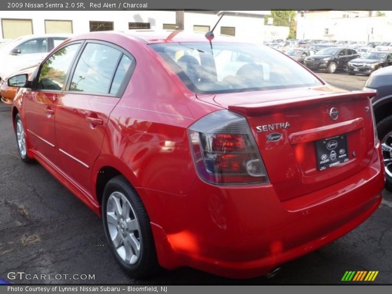 Red Alert / Charcoal 2009 Nissan Sentra 2.0 SR