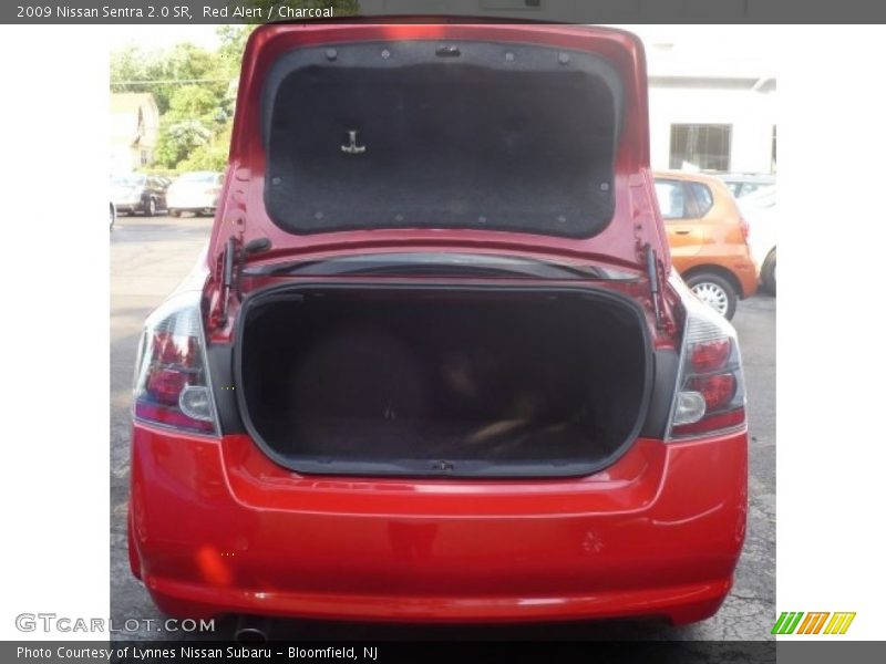 Red Alert / Charcoal 2009 Nissan Sentra 2.0 SR